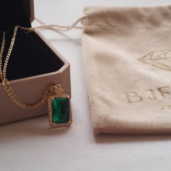 New 18K Gold Plated Dainty Gold Filled Satellite Necklace Chain Green Pendant - Picture 8 of 9